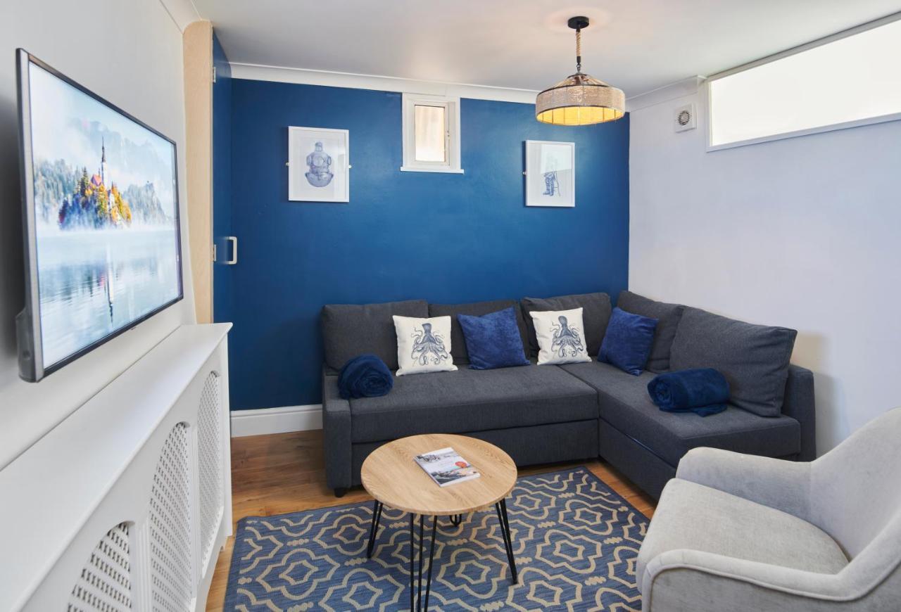 Refurbished Seaside Retreat In The Heart Of